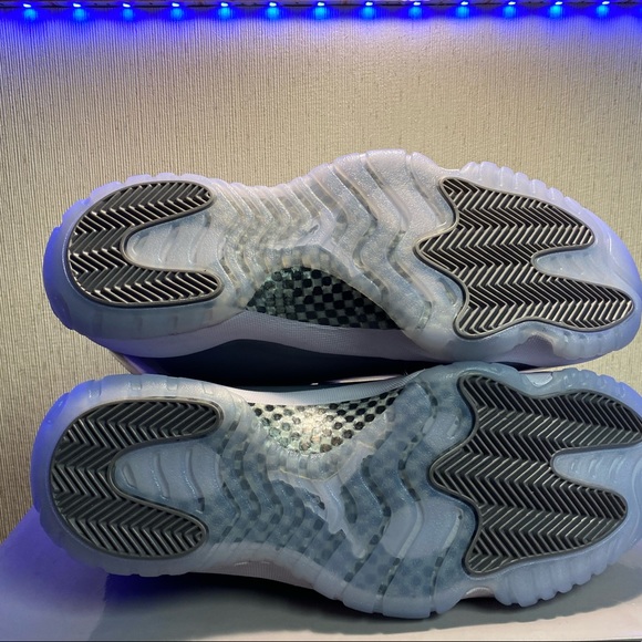 Jordan 11 cool greys size 11. - Picture 3 of 4